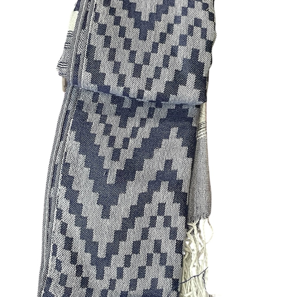 West Loop Jacquard Scarf - Picture 6 of 7